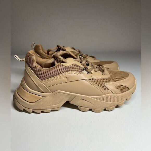 Possession Tan Sneakers size 40EU/ 9,5 US - Picture 1 of 8